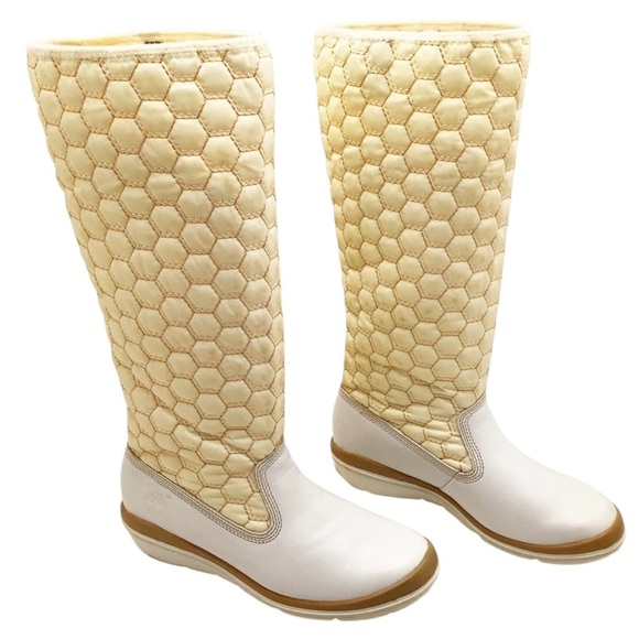 {Timberland} 84377 Kickadillaquilt Boots - Picture 1 of 4